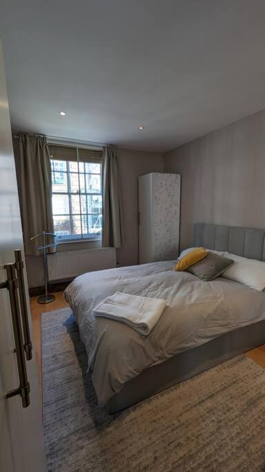 Apartment Cosy Flat Steps From Hammersmith London